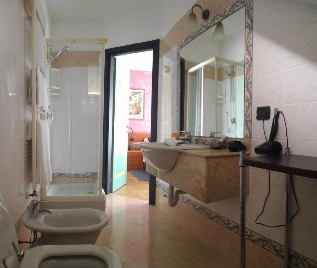 Mini Hotel Wine & Dreams Alba  Chambre photo